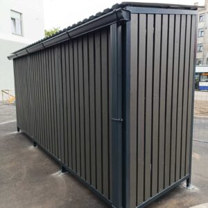 Atkritumu konteineru novietne ar 3 durvīm