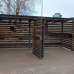 Sadzīves atkritumu konteineru novietne 4 lieliem konteineriem