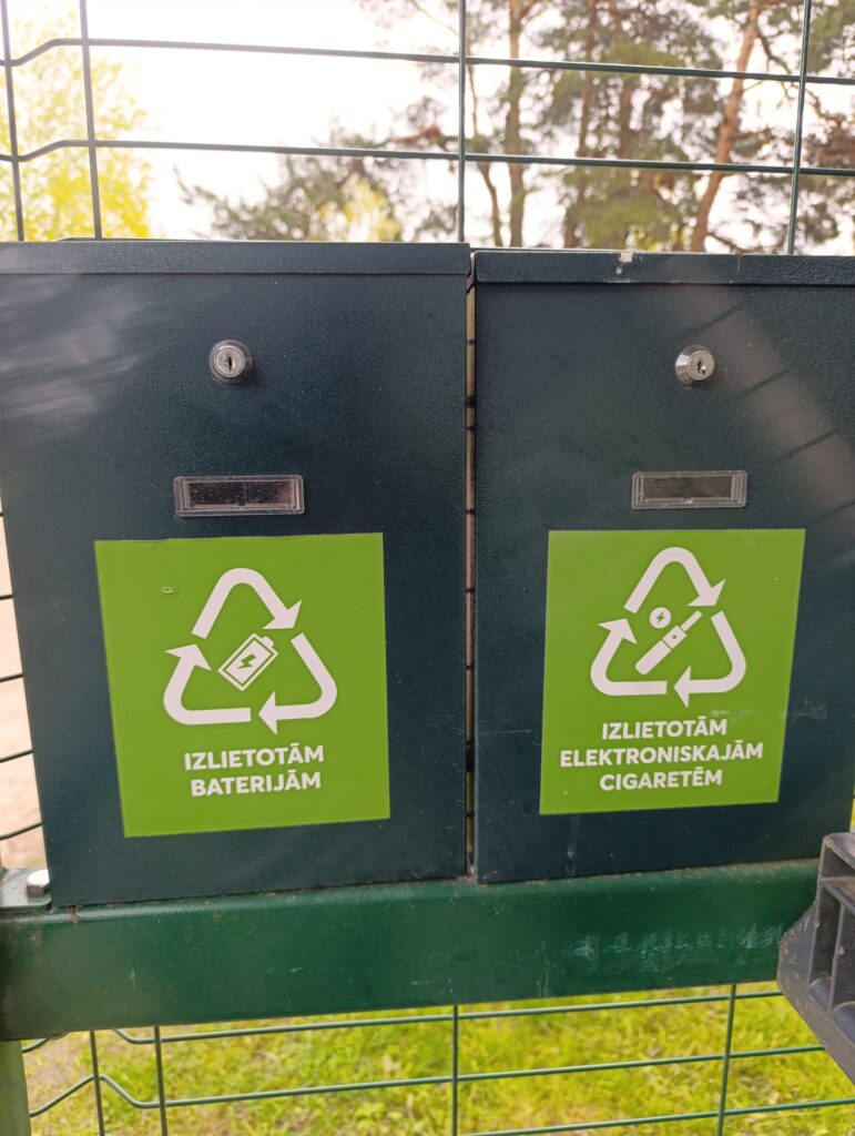 Veipi, elektroniskās cigaretes un baterijas – kā pareizi atbrīvoties no šiem bīstamajiem atkritumiem?