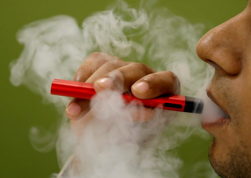 Veipi, elektroniskās cigaretes un baterijas – kā pareizi atbrīvoties no šiem bīstamajiem atkritumiem?